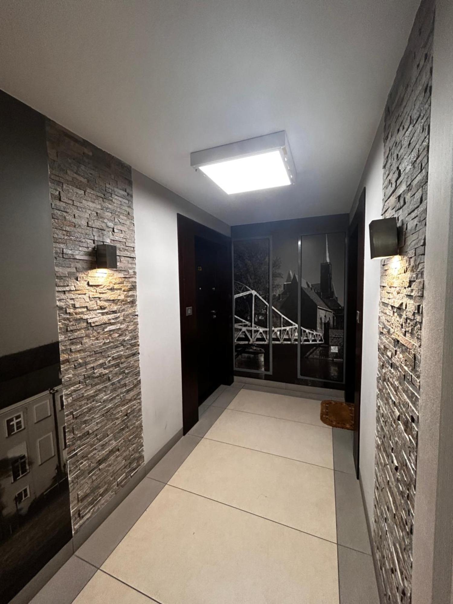 Apartament Podwale Odra Tower Rynek 15 Floor 브로츠와프 외부 사진